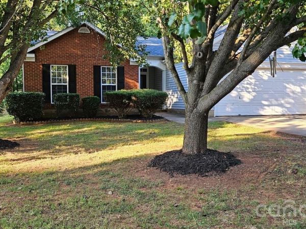 7216 Preakness Stakes Lane, Charlotte, NC 28215