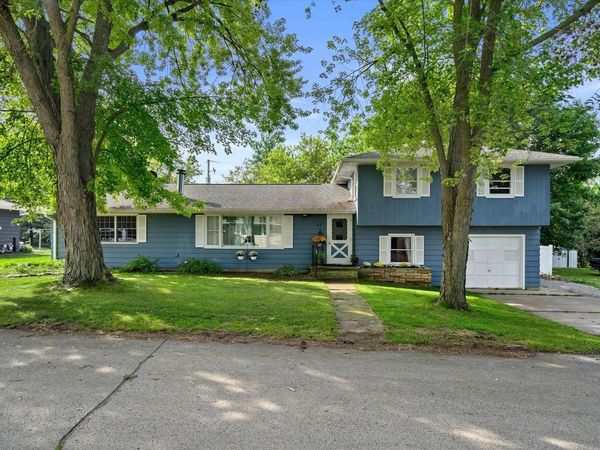 103 Fairview COURT, Fairwater, WI 53931