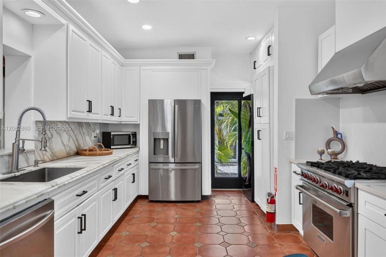 1028 NE 84th St, Miami, FL 33138 Photo