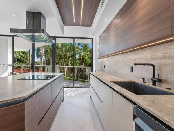 3610 Yacht Club Dr, Unit 213, Aventura, FL 33180