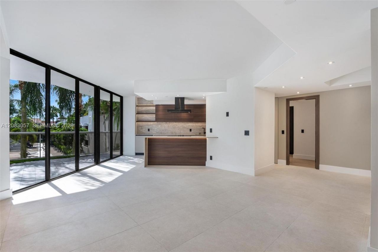 3610 Yacht Club Dr, Unit 213, Aventura, FL 33180 Photo