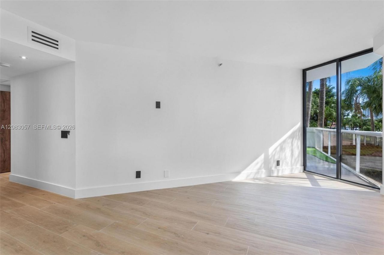3610 Yacht Club Dr, Unit 213, Aventura, FL 33180 Photo