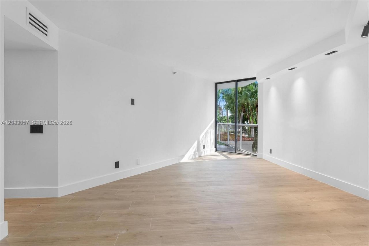 3610 Yacht Club Dr, Unit 213, Aventura, FL 33180 Photo