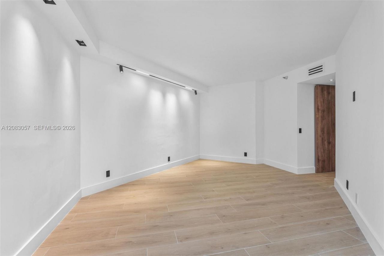 3610 Yacht Club Dr, Unit 213, Aventura, FL 33180 Photo