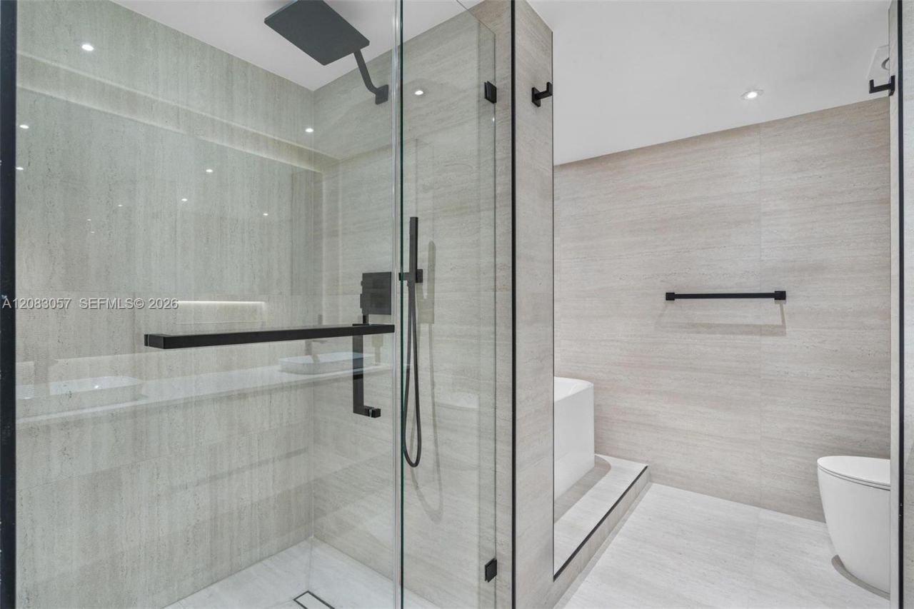 3610 Yacht Club Dr, Unit 213, Aventura, FL 33180 Photo