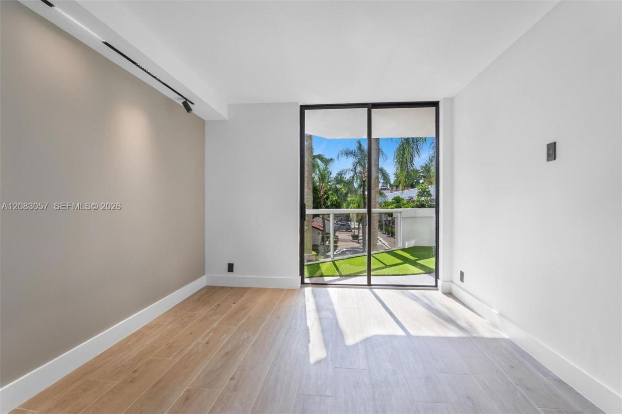 3610 Yacht Club Dr, Unit 213, Aventura, FL 33180 Photo
