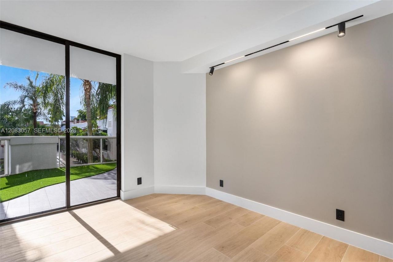 3610 Yacht Club Dr, Unit 213, Aventura, FL 33180 Photo