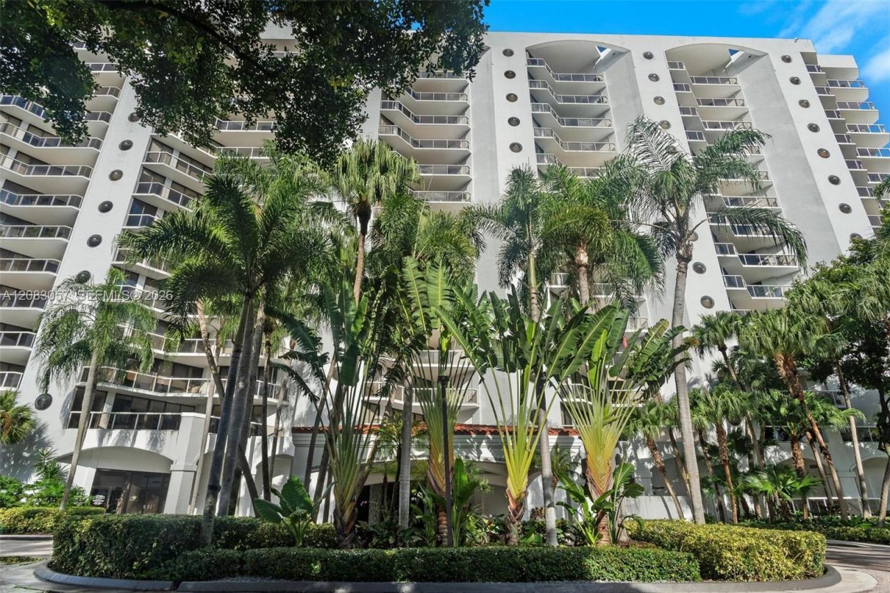 3610 Yacht Club Dr, Unit 213, Aventura, FL 33180 Photo