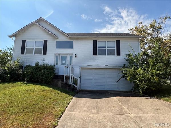 812 Patricia Court , Wentzville, MO 63385