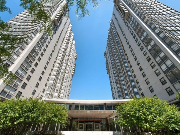 5701 N Sheridan Road, Unit 28U, Chicago, IL 60660