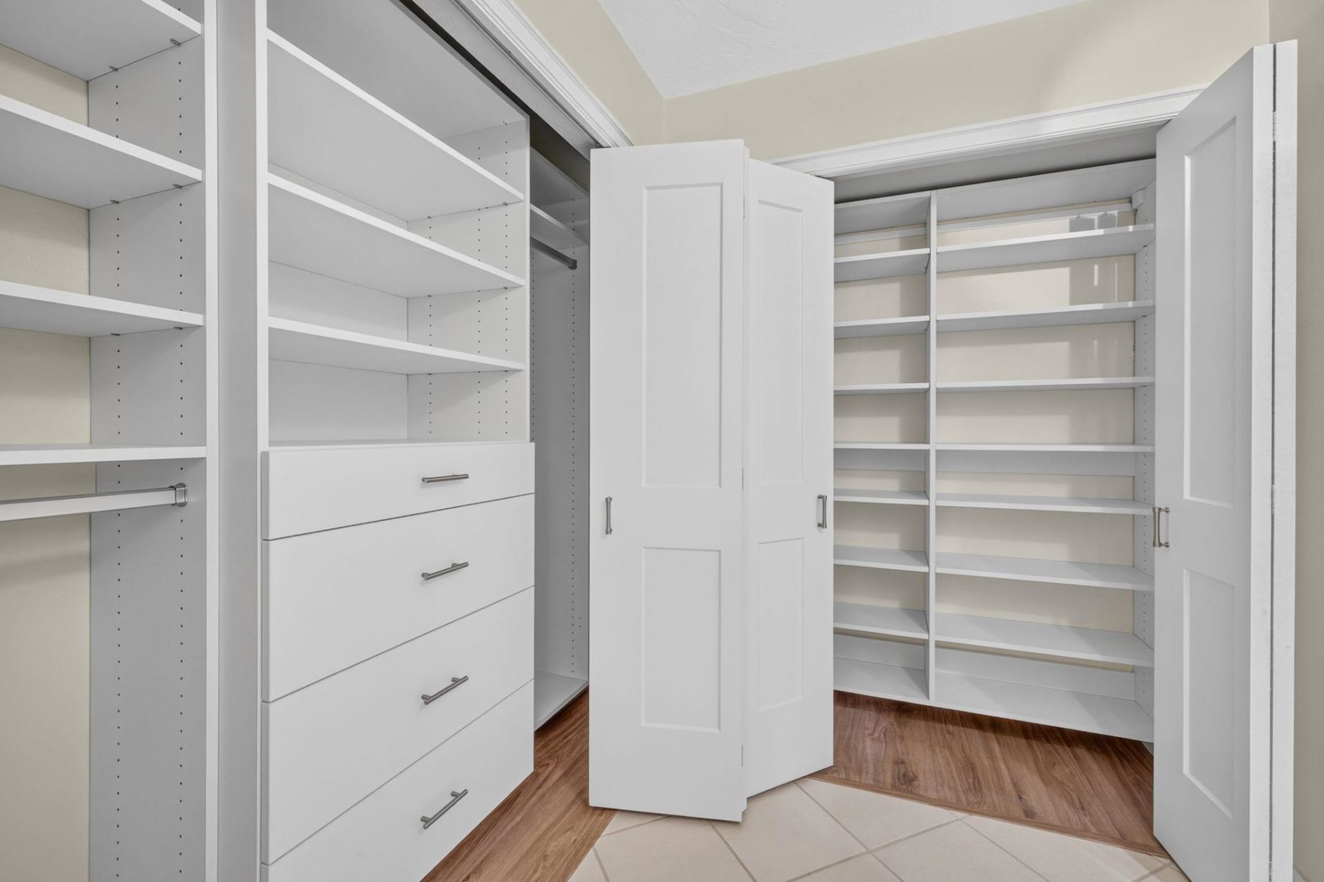 2929 W Gulf Dr, Unit 102, Sanibel, FL 33957 Photo