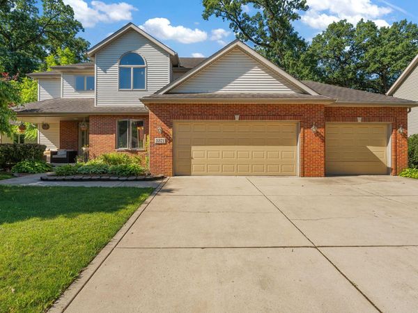 5371 72nd Avenue , Schererville, IN 46375