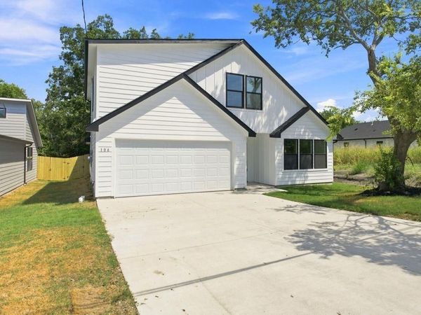 106 E Miller, Whitewright, TX 75491