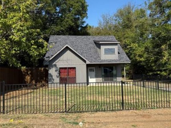 339 19th Street NW, Paris, TX 75460