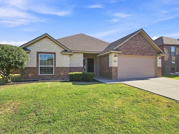 1720 Lakeway Drive, Cleburne, TX 76033