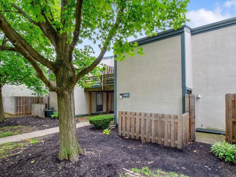 1085 N Merrimar Circle, Unit E, Columbus, OH 43220 Photo 1