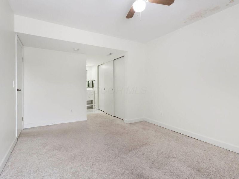 1085 N Merrimar Circle, Unit E, Columbus, OH 43220 Photo 16