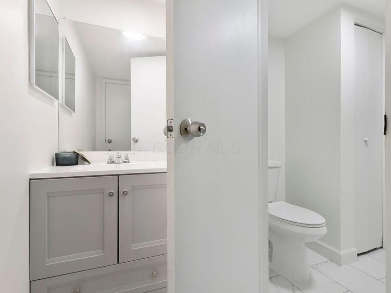 1085 N Merrimar Circle, Unit E, Columbus, OH 43220 Photo 20