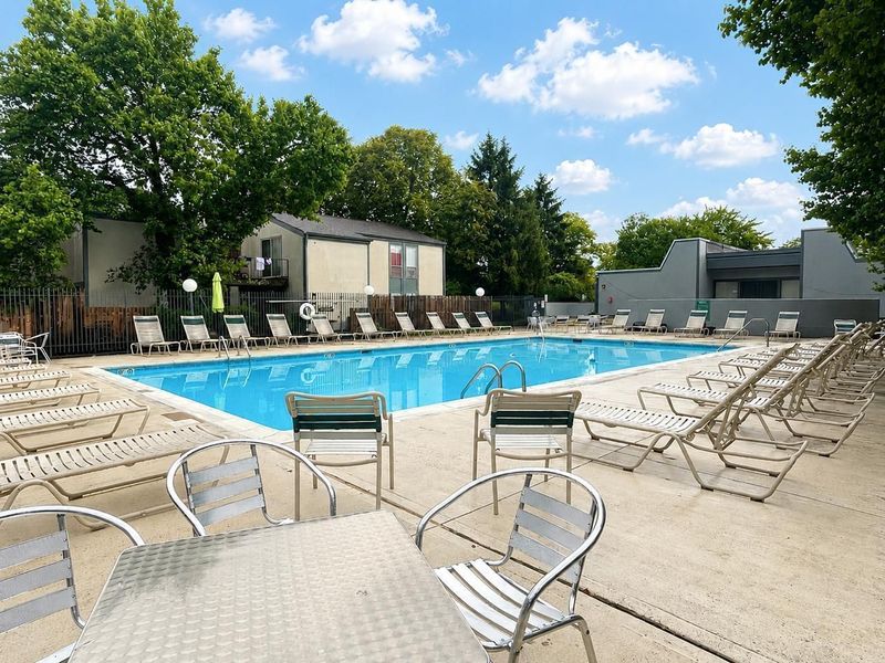 1085 N Merrimar Circle, Unit E, Columbus, OH 43220 Photo 30