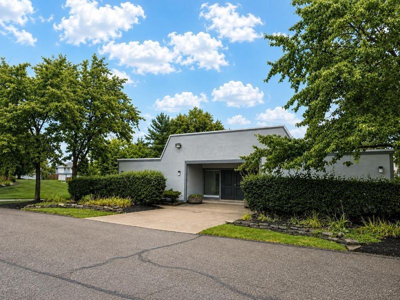 1085 N Merrimar Circle, Unit E, Columbus, OH 43220 Photo 31