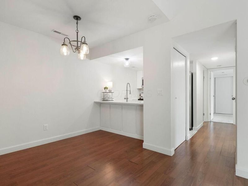 1085 N Merrimar Circle, Unit E, Columbus, OH 43220 Photo 8