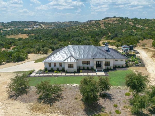305 Big Sky Ct, Blanco, TX 78606