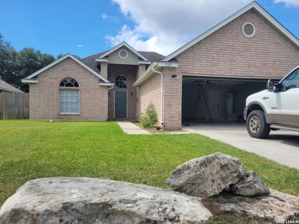9310 Bowen Dr, San Antonio, TX 78250