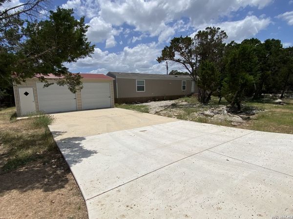 846 Inglewood, Canyon Lake, TX 78133