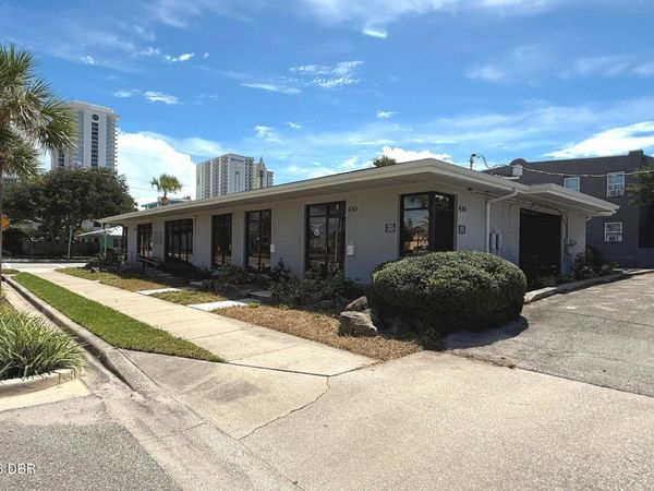 430 Oakridge Boulevard, Daytona Beach, FL 32118