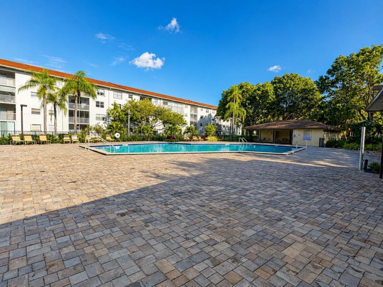 1400 SW 124th Terrace, Unit 105Q, Pembroke Pines, FL 33027 Photo