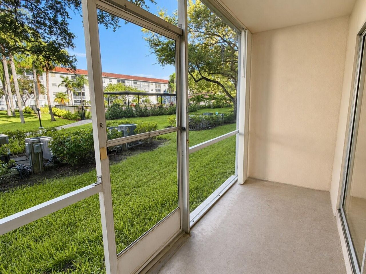 1400 SW 124th Terrace, Unit 105Q, Pembroke Pines, FL 33027 Photo