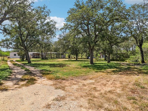 716 W County Road 109 RD, Leesville, TX 78122