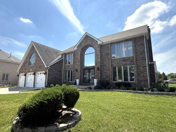 198 N Catalpa Street , Addison, IL 60101