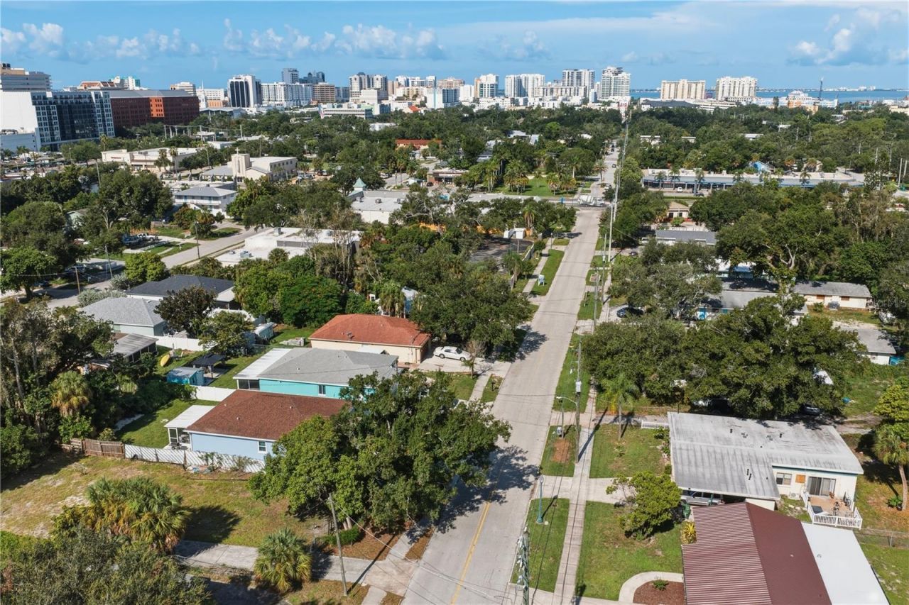 2060 6th Street , Sarasota, FL 34237 Photo