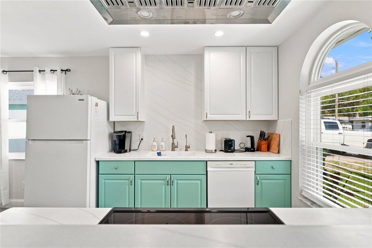 2060 6th Street , Sarasota, FL 34237 Photo