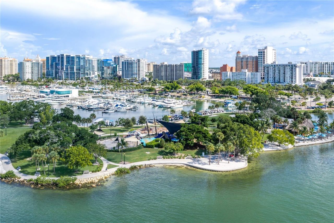 2060 6th Street , Sarasota, FL 34237 Photo