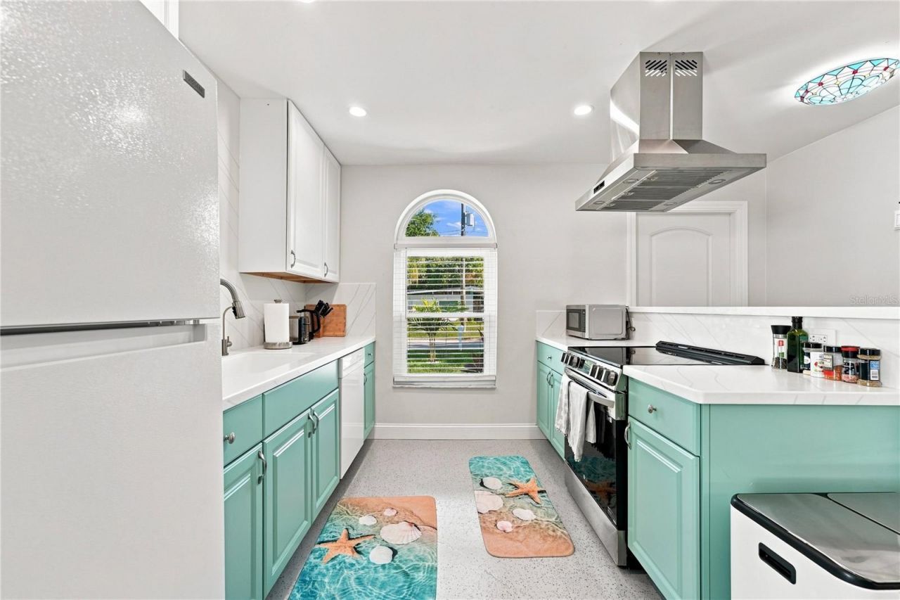 2060 6th Street , Sarasota, FL 34237 Photo