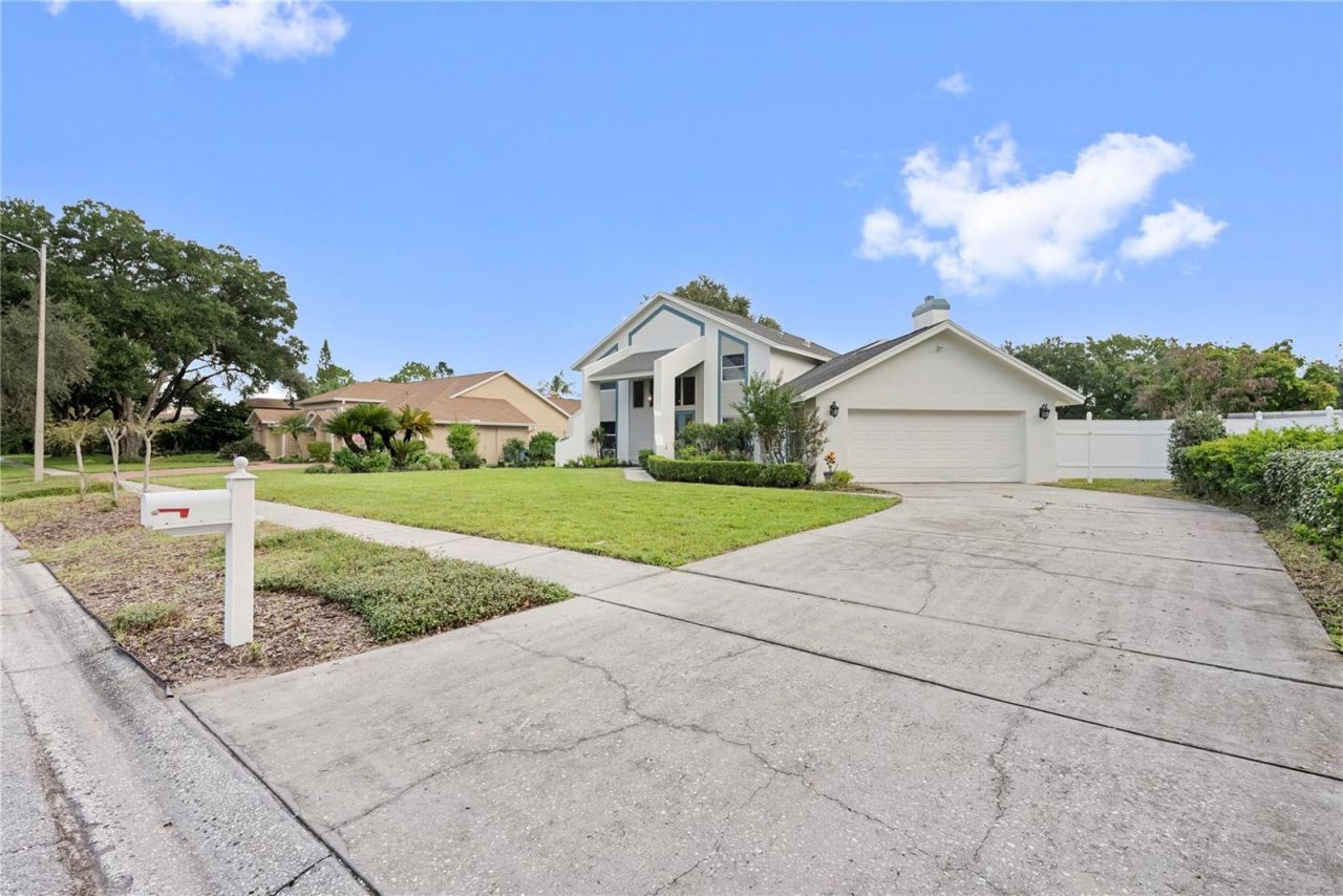 17919 Clear Lake Drive, Lutz, FL 33548 Photo