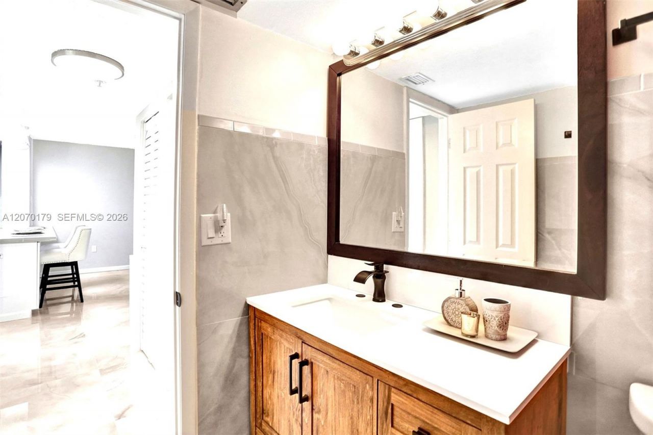 4400 Hillcrest Dr, Unit 602B, Hollywood, FL 33021 Photo
