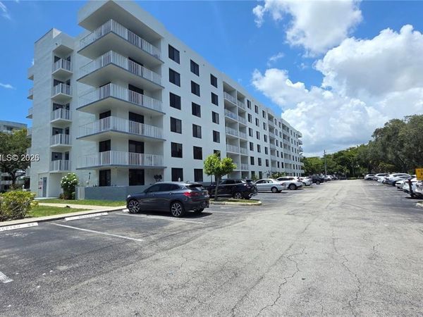 901 Hillcrest Dr , Unit 215, Hollywood, FL 33021