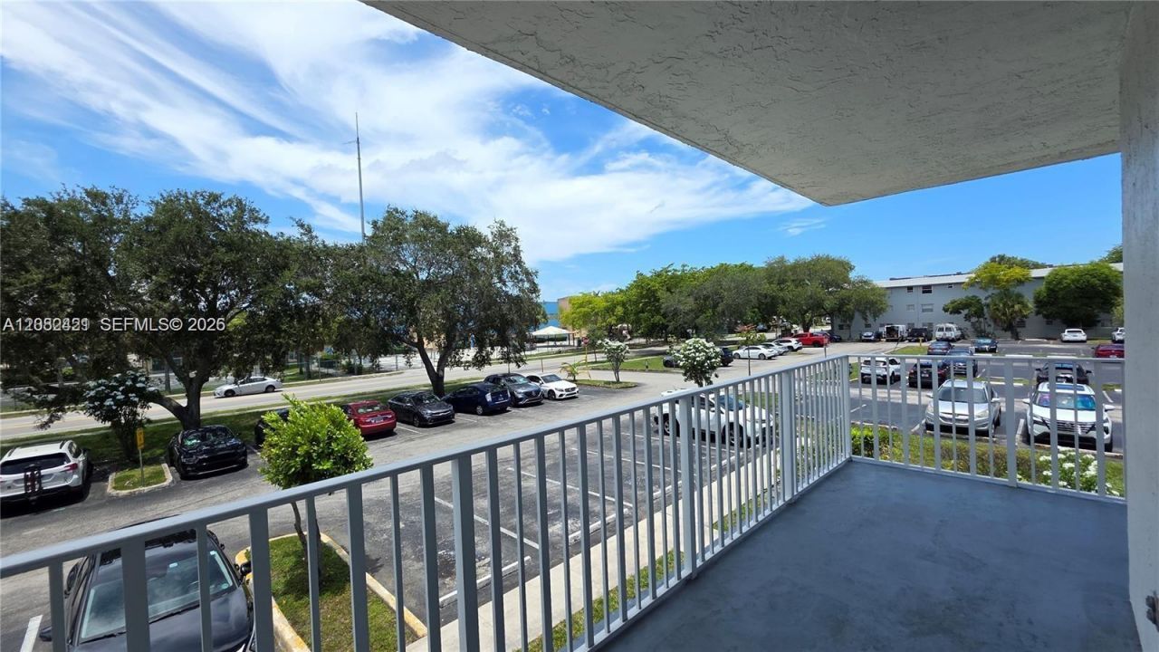 901 Hillcrest Dr, Unit 215, Hollywood, FL 33021 Photo