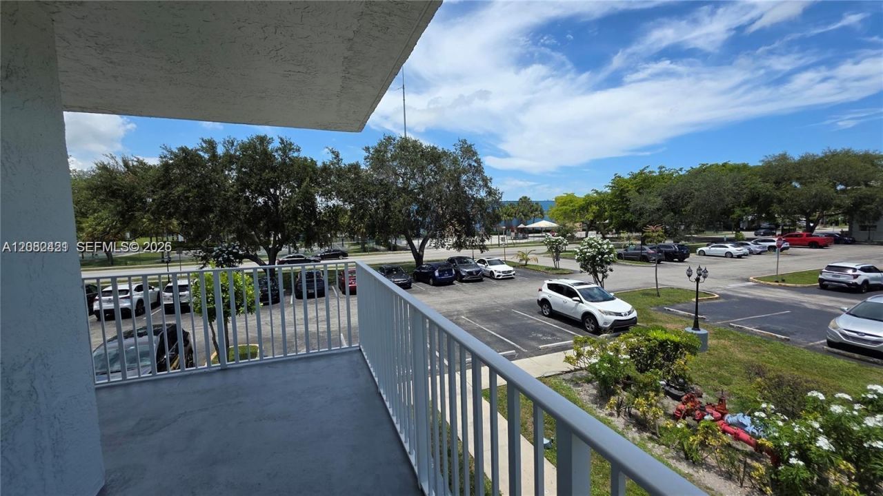 901 Hillcrest Dr, Unit 215, Hollywood, FL 33021 Photo