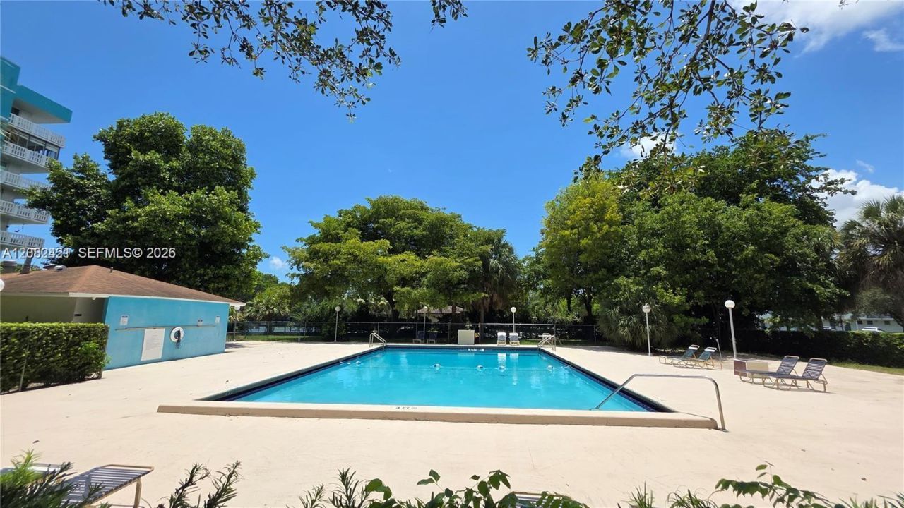 901 Hillcrest Dr, Unit 215, Hollywood, FL 33021 Photo