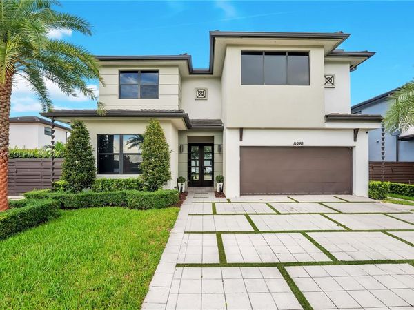 8981 NW 161st Ter , Miami Lakes, FL 33018
