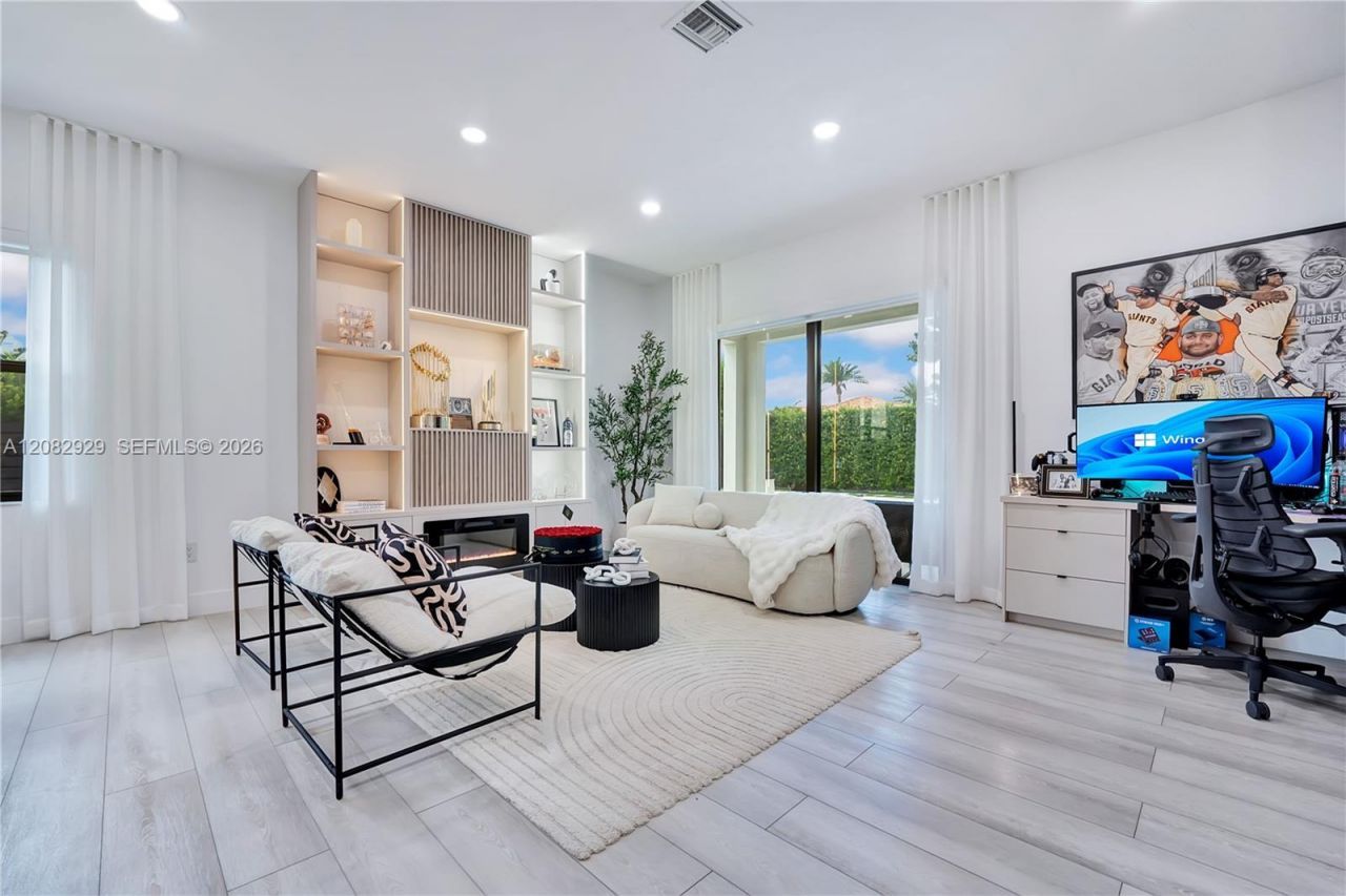 8981 NW 161st Ter , Miami Lakes, FL 33018 Photo