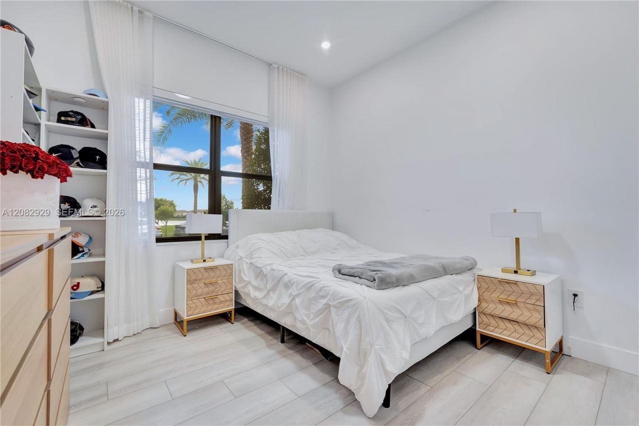 8981 NW 161st Ter , Miami Lakes, FL 33018 Photo