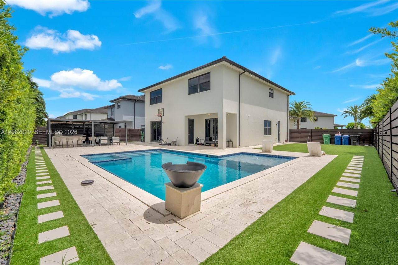 8981 NW 161st Ter , Miami Lakes, FL 33018 Photo