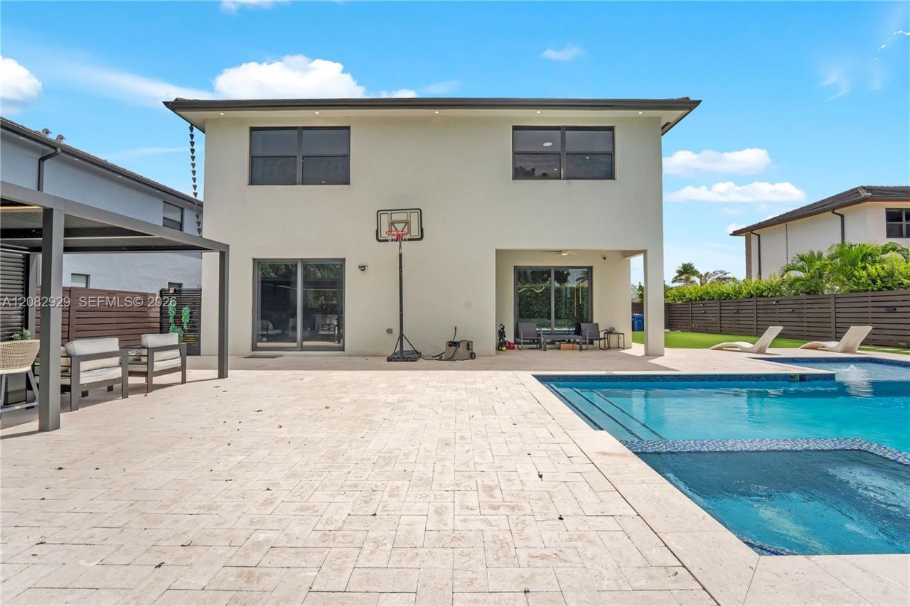 8981 NW 161st Ter , Miami Lakes, FL 33018 Photo