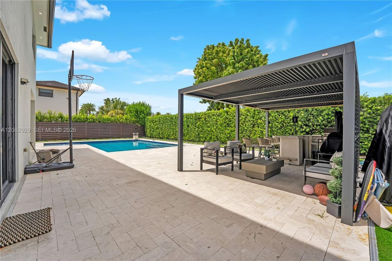 8981 NW 161st Ter , Miami Lakes, FL 33018 Photo