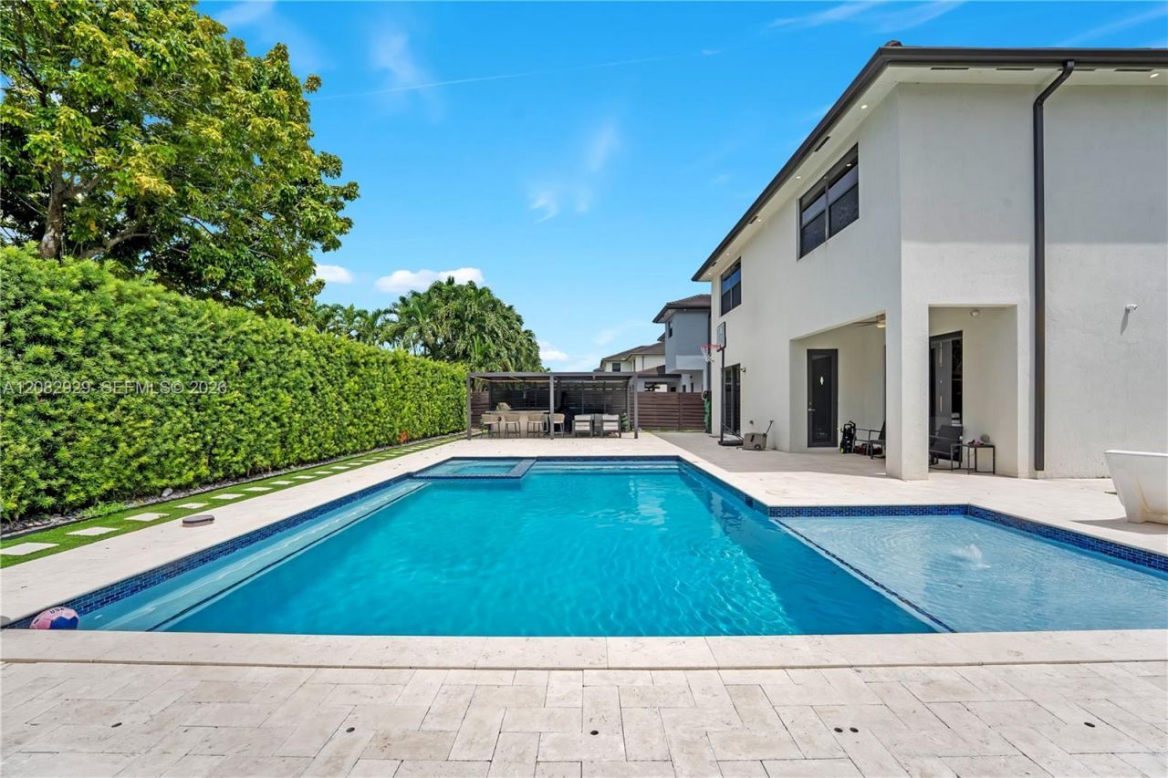 8981 NW 161st Ter , Miami Lakes, FL 33018 Photo